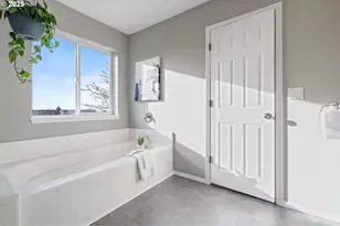 15541 SW 144th Terrace, Portland, OR 97224 - Photo 29