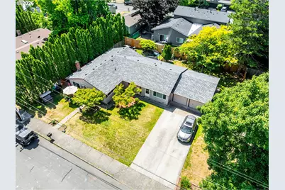 805 SE Rene Ave, Gresham, OR 97080 - Photo 27
