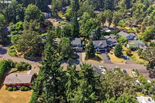 19477 View Dr, West Linn, OR 97068 - Photo 37
