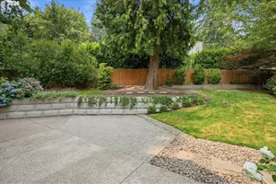 19477 View Dr, West Linn, OR 97068 - Photo 35