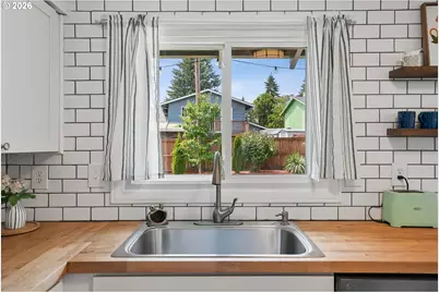 731 SE 143rd Ave, Portland, OR 97233 - Photo 11