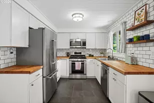 731 SE 143rd Ave, Portland, OR 97233 - Photo 9