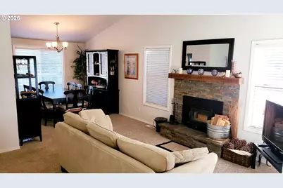 8565 SW Stratford Ct, Tigard, OR 97224 - Photo 11