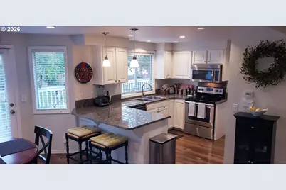 8565 SW Stratford Ct, Tigard, OR 97224 - Photo 3