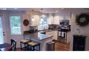 8565 SW Stratford Ct, Tigard, OR 97224 - Photo 3