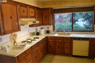 6167 SE Kellogg Ct, Milwaukie, OR 97267 - Photo 9