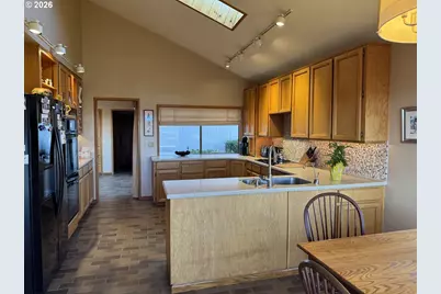 8003 SE Evergreen Hwy, Vancouver, WA 98664 - Photo 19