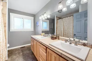 3817 SE Spruce St, Hillsboro, OR 97123 - Photo 17