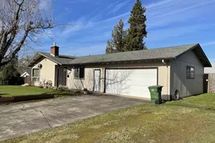 600 Lincoln Ave, Cottage Grove, OR 97424 - Photo 1