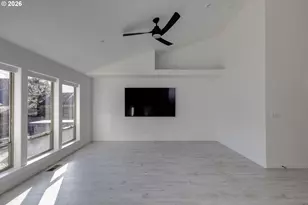 612 N 6th St, Carlton, OR 97111 - Photo 9