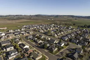 612 N 6th St, Carlton, OR 97111 - Photo 39