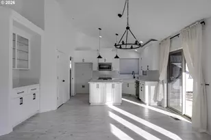 612 N 6th St, Carlton, OR 97111 - Photo 11