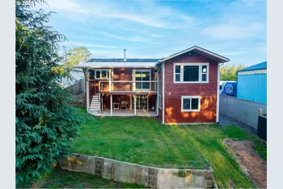 1955 28th St, Coos Bay, OR 97420 - Photo 9