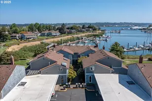 615 N Tomahawk Island Dr, Portland, OR 97217 - Photo 9