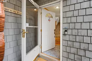 615 N Tomahawk Island Dr, Portland, OR 97217 - Photo 11