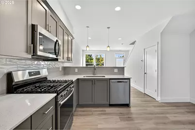 7417 NE Fremont, Portland, OR 97213 - Photo 9