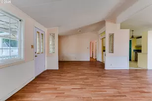 658 S 57th St, Springfield, OR 97478 - Photo 7