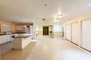 9350 SE Taylor St, Portland, OR 97216 - Photo 9