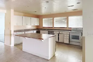 9350 SE Taylor St, Portland, OR 97216 - Photo 7