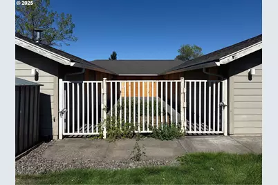 9350 SE Taylor St, Portland, OR 97216 - Photo 25