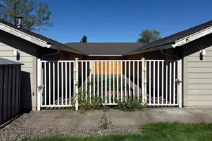 9350 SE Taylor St, Portland, OR 97216 - Photo 25