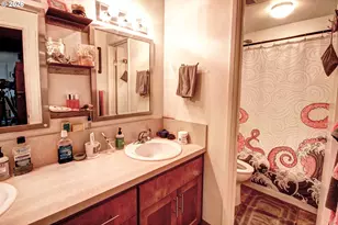 1715 SE 5th St, Gresham, OR 97080 - Photo 5