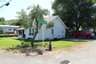 410 NW Bridge St, John Day, OR 97845 - Photo 3