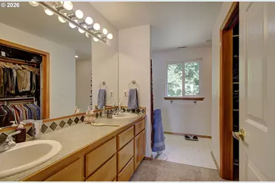 948 Edinburgh Ct, Kelso, WA 98626 - Photo 29