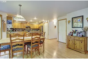 948 Edinburgh Ct, Kelso, WA 98626 - Photo 9