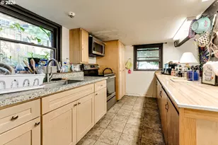1150 W 11th Ave, Eugene, OR 97402 - Photo 17