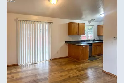 6530 SE 139th Ave, Portland, OR 97236 - Photo 5