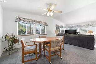 341 S 9th St, Kalama, WA 98625 - Photo 11