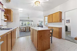 341 S 9th St, Kalama, WA 98625 - Photo 17
