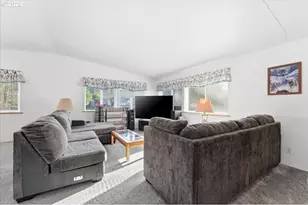 341 S 9th St, Kalama, WA 98625 - Photo 7