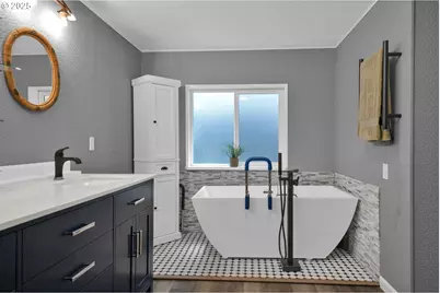 4884 N Loftus Rd, Florence, OR 97439 - Photo 21