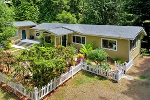 4884 N Loftus Rd, Florence, OR 97439 - Photo 3