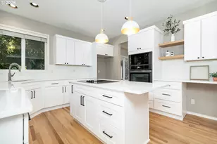 2011 NW New Hope Ct, Portland, OR 97229 - Photo 11