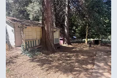 301 Humphrey Addition Rd, Glendale, OR 97442 - Photo 9