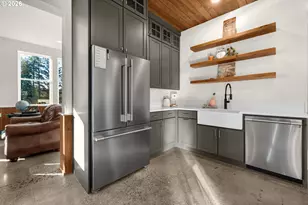 101 SW Juniper Ave, Warrenton, OR 97146 - Photo 17