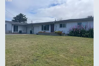 755 735 Bluff Ave, Bandon, OR 97411 - Photo 3
