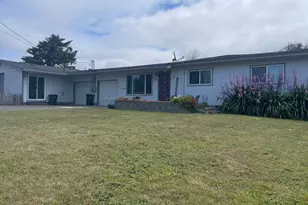 755 735 Bluff Ave, Bandon, OR 97411 - Photo 3