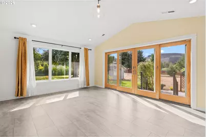 39200 Camp Creek Rd, Springfield, OR 97478 - Photo 11