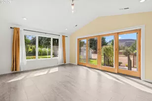 39200 Camp Creek Rd, Springfield, OR 97478 - Photo 11
