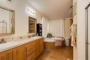 20944 NE Brentwood Ct, Donald, OR 97020 - Photo 17
