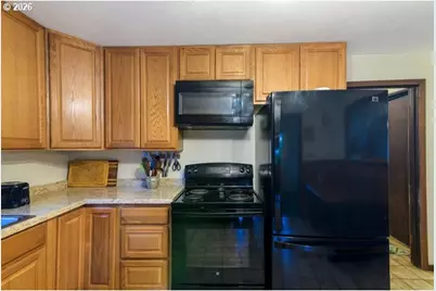 205 N Schoneman Ave, Coos Bay, OR 97420 - Photo 21