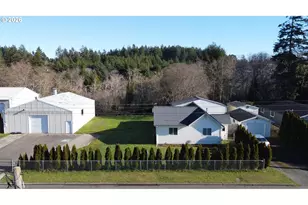 205 N Schoneman Ave, Coos Bay, OR 97420 - Photo 1