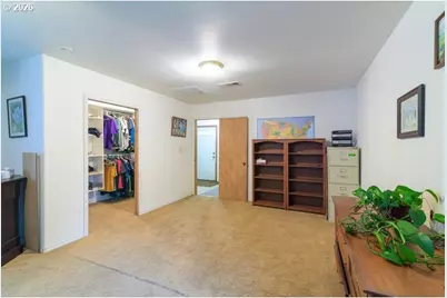 205 N Schoneman Ave, Coos Bay, OR 97420 - Photo 25