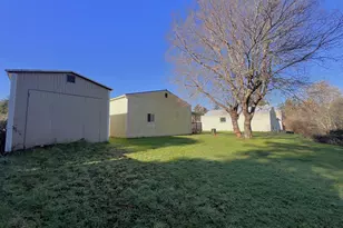 205 N Schoneman Ave, Coos Bay, OR 97420 - Photo 11