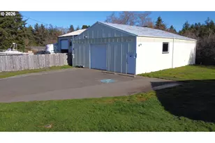 205 N Schoneman Ave, Coos Bay, OR 97420 - Photo 7