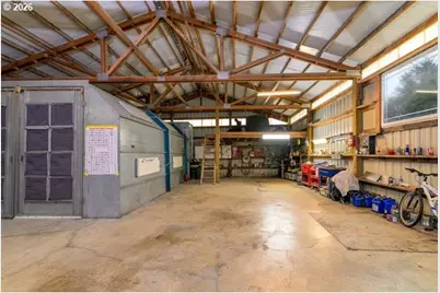 205 N Schoneman Ave, Coos Bay, OR 97420 - Photo 37